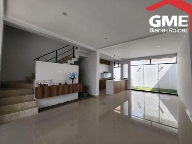 VENTA DE CASA MODERNA DE ESTRENO EN CASTILLA PIURA 3 DORM