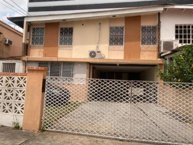 Venta de casa vacia de dos plantas en los angeles, bethania, panama