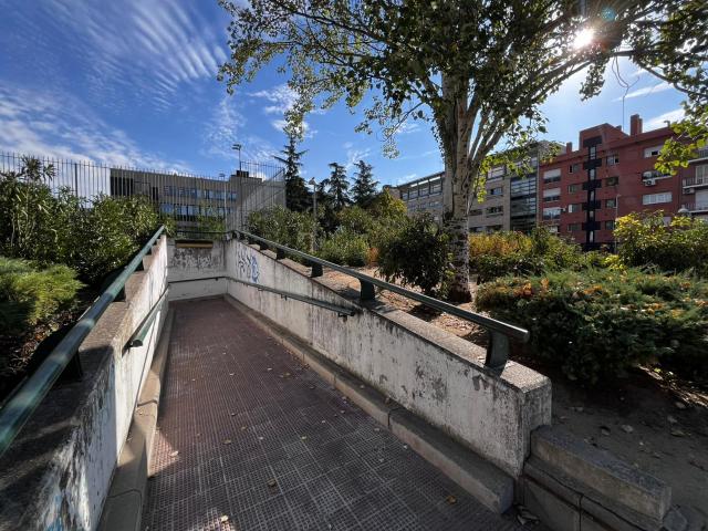 Garaje en venta en Ciudad Lineal, Madrid