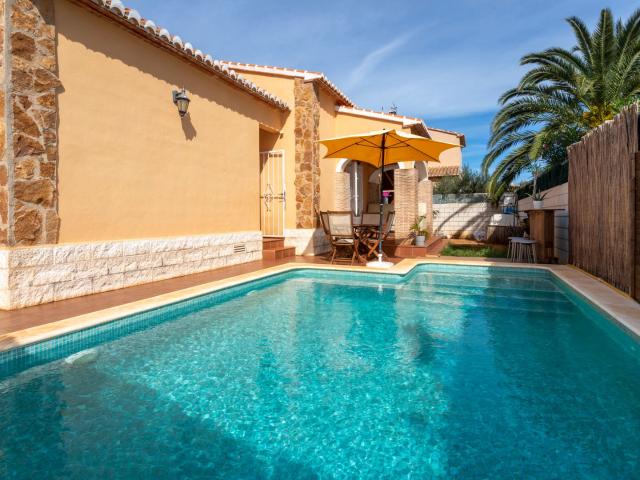 Casa en venta en Barri París-Pedrera / Camp Roig, la Marina Alta