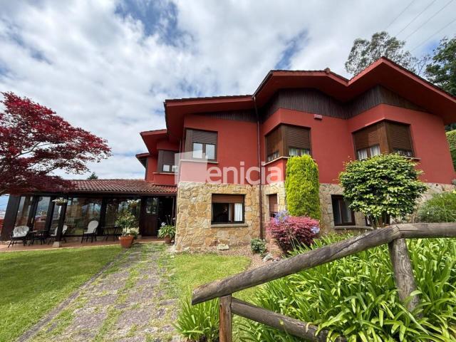 Chalet en venta en Toleo, Oviedo