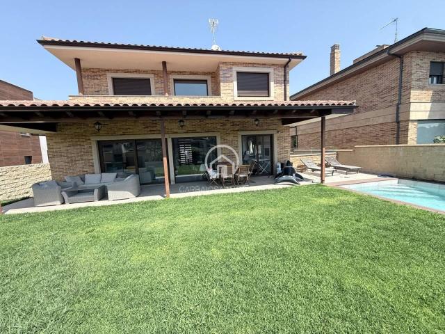 Chalet en venta en Carpihuelo, Carbajosa De La Sagrada