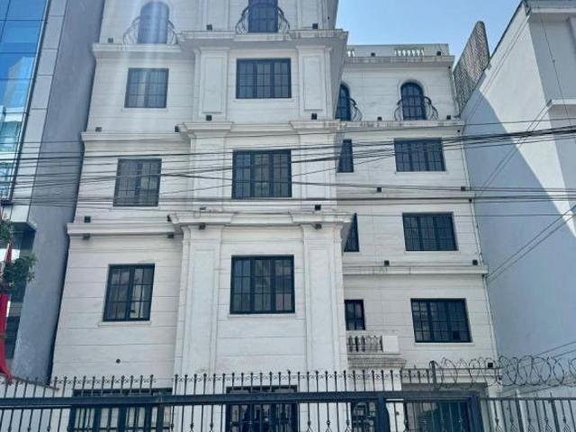 VENTA DE EDIFICIO ESTILO FRANCÉS, DE 988.64 M2 CALLE NARCISO DE LA COLINA MIRAFLORES