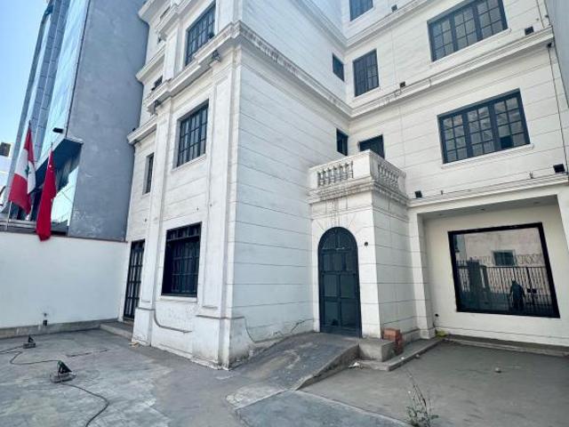VENTA DE EDIFICIO FRANCÉS, DE 988.64 M2 NARCISO DE LA COLINA MIRAFLORES