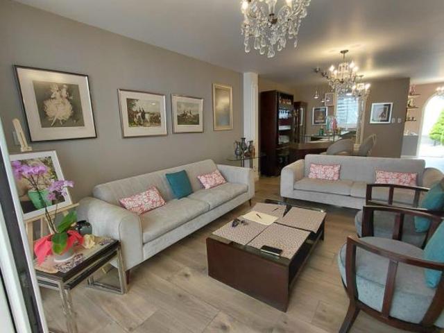 VENTA DE ESPECTACULAR CASA EN LOS CEDROS DE VILLA