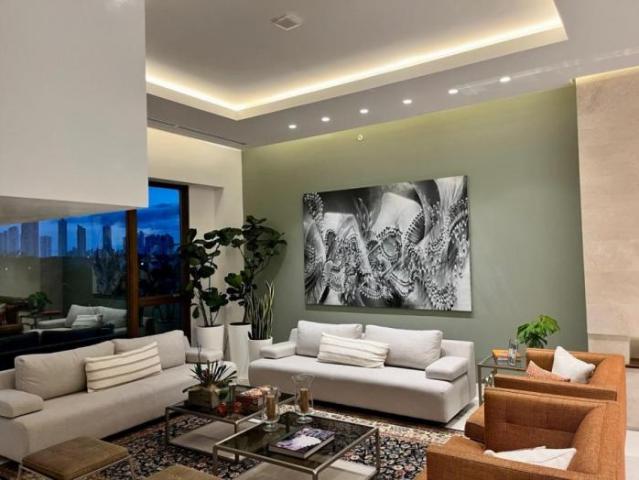 Venta de exclusivo apartamento en ph la loma