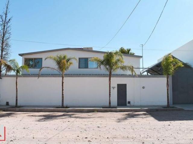 VENTA DE GRANJA CON 3 RECAMARAS, BODEGA Y DEPARTAMENTOS EN COLONIA AEROPUERTO