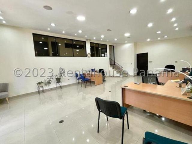 Venta de Local Comercial en Villa Caceres