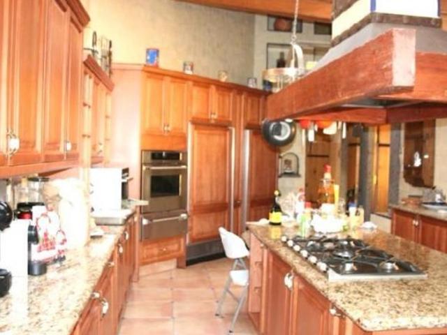 VENTA DE LUJOSA QUINTA UBICADA EN HACIENDA DE VALLE ESCONDIDO