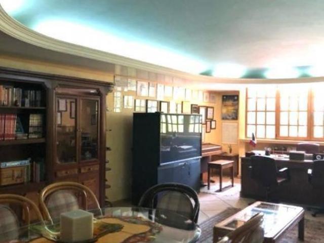 VENTA DE LUJOSA QUINTA UBICADA EN HACIENDA DE VALLE ESCONDIDO