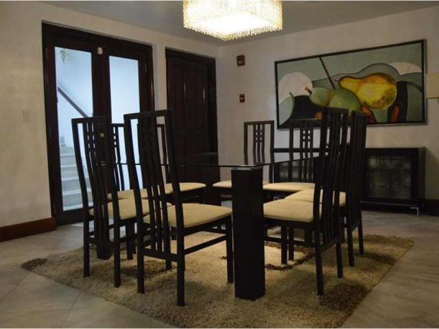 Venta de mansión en la loma, pueblo nuevo