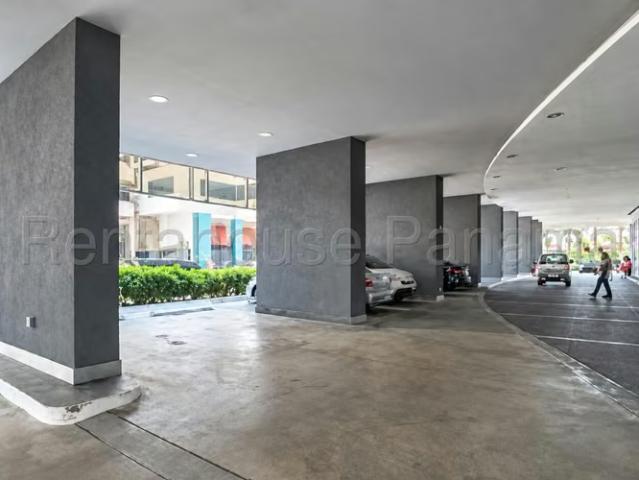 Oficina venta en Santa Ana