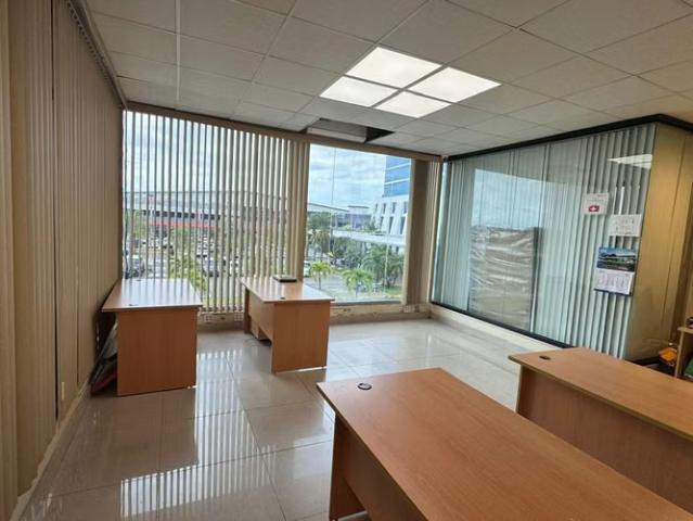Oficina venta en Cristóbal, Colón