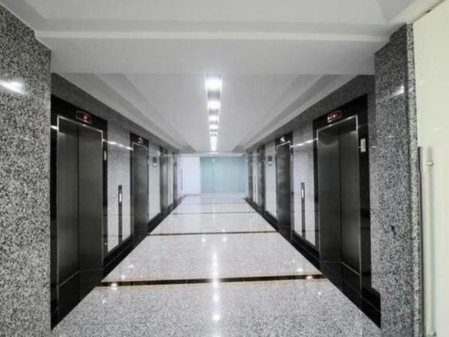 Venta de oficina reposeída en avenida balboa, panamá