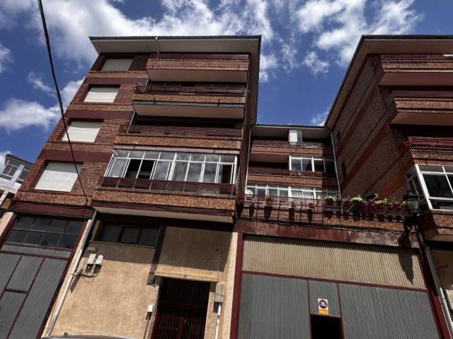 Piso en venta en Espinosa De Los Monteros, Castilla y León