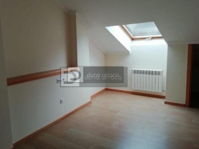 Piso en venta en San Cibrao das Viñas, Ourense