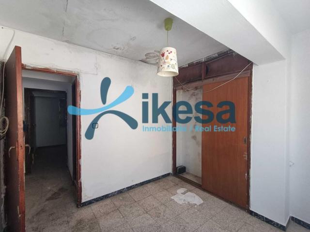 Piso en venta en Lora Del Río, Andalucía