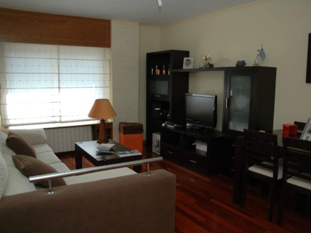 Piso en venta en As Lagoas, Ourense
