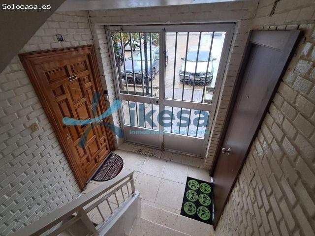 Piso en venta en Zona 1 (el Valle y Dehesa de la Villa), Lucena