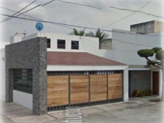 VENTA DE PRECIOSA CASA CERCA DEL MAR EN MANZANILLO, COLIMA
