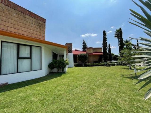 VENTA DE QUINTA CON 8897 MTS DE TERRENO EN OAXTEPEC MORELOS