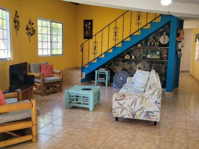 Venta de residencia en las lajas