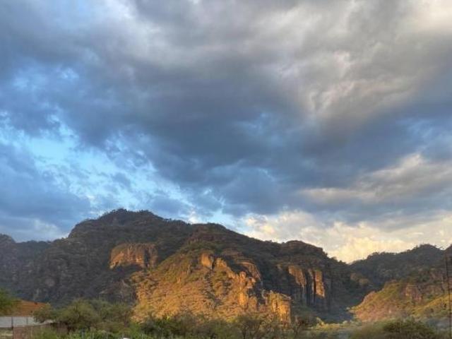 VENTA DE TERRENO 709 M2 CON TRES HERMOSAS CABAÑAS