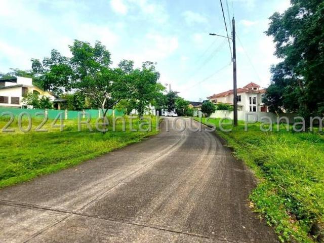 Venta de terreno en Club de Golf