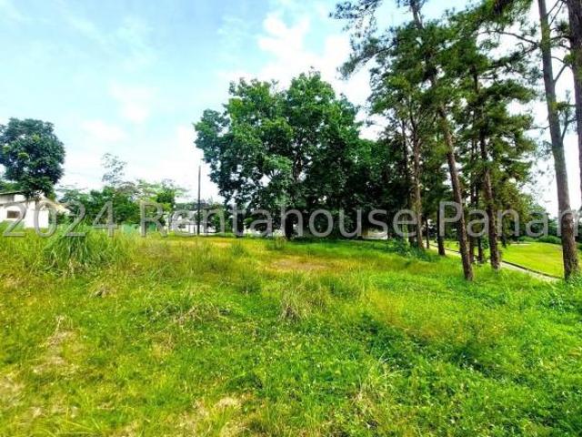 Venta de terreno en Club de Golf