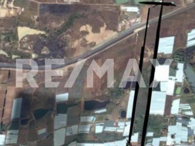 Terreno en venta en Villa Guerrero, Estado de México