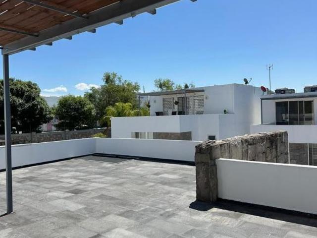 VENTA DE TOWN HOUSE EN ZAVALETA