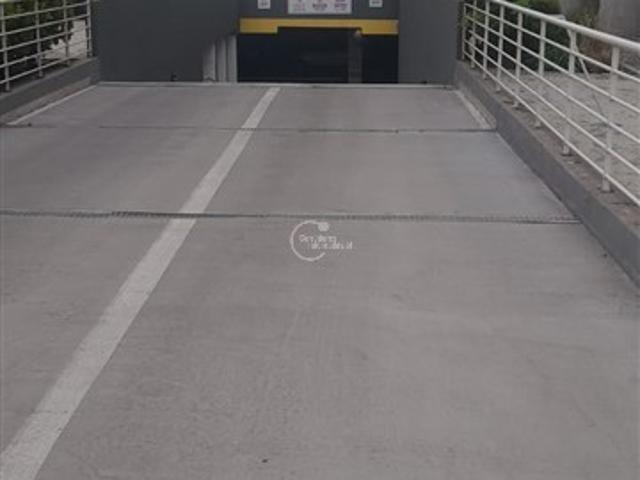Venta Estacionamiento UF 300