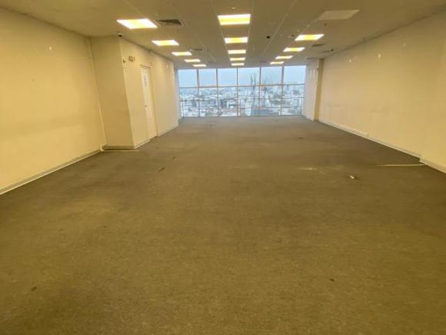 VENTA MODERNA OFICINA