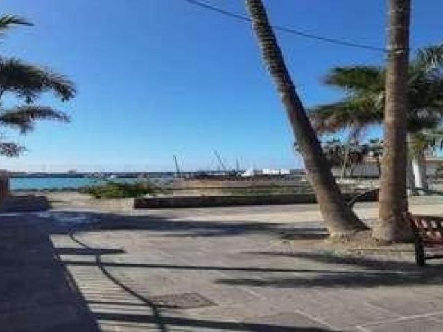 Local Comercial en venta en Los Cristianos, Arona