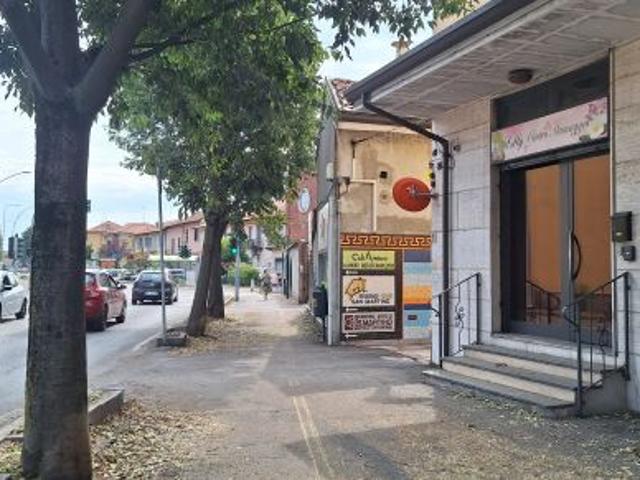 Locale Commerciale in vendita a Bareggio, Lombardia