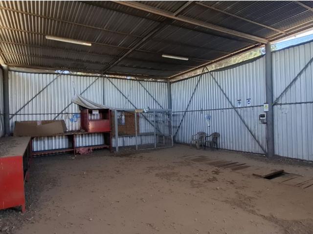 Venta oficinas y galpón sector Santa Julia