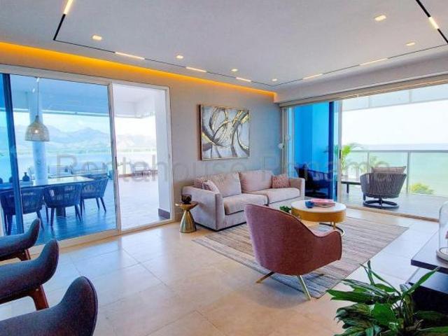 VENTA PH OCEAN WAVES EN SAN CARLOS APARTAMENTO