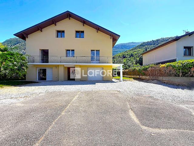 Appartement vente à Saint-Jeoire-Prieuré, Savoie