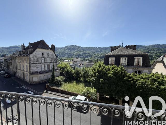 Appartement vente à Place de l'Hôtel de Ville, Vic-sur-Cère