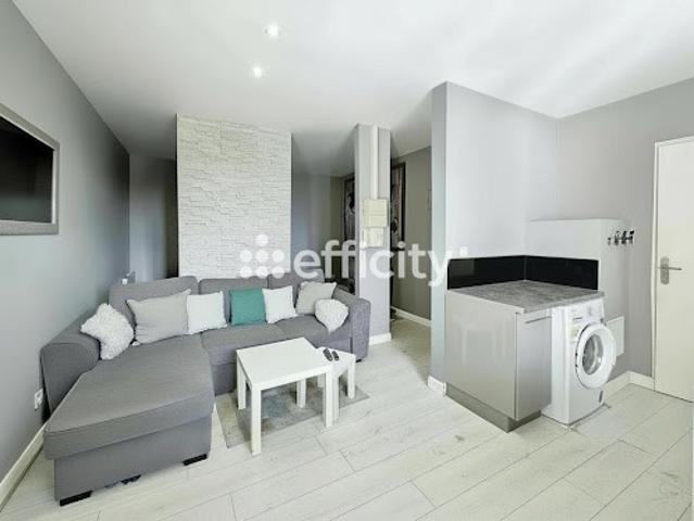 Appartement vente à Zone Industrielle les Sables-Saint-Maurice, Nazelles-Négron