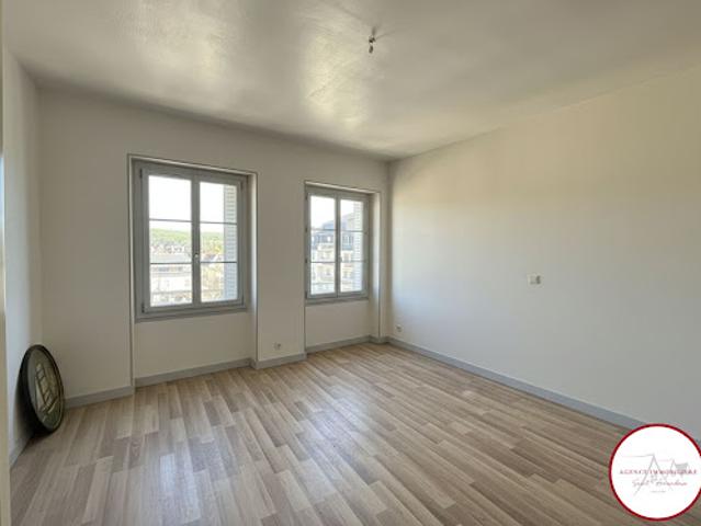 Appartement vente à Saint-Amand-Montrond, Saint-amand-montrond