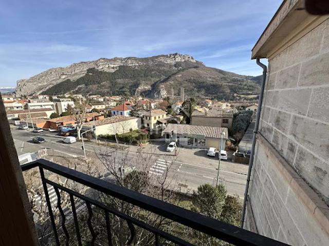 Appartement vente à Forcalquier, Entrepierres