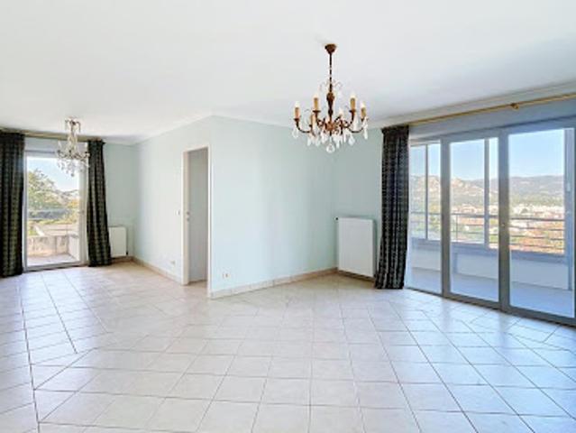 Appartement vente à Les Chirouzes-Est, Bourg-lès-Valence