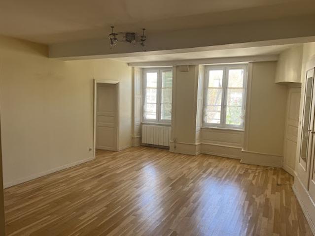 Appartement vente à Cité Bel Air, Charolles