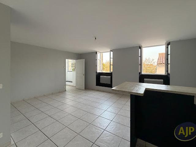 Appartement vente à Saintes, Gémozac