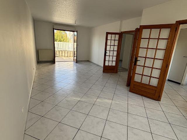 Appartement vente à Zone d'activités de Molina, Saint-Jean-Bonnefonds