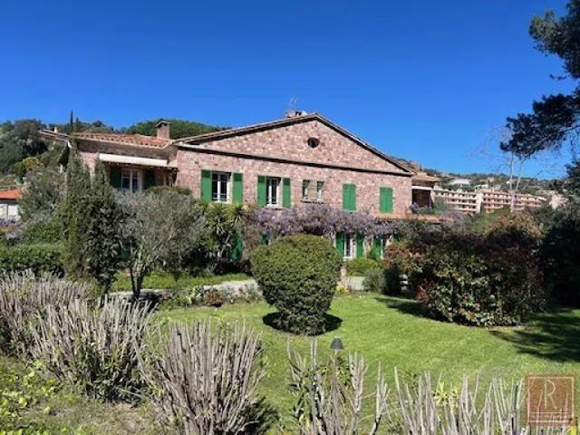 Appartement vente à Arrondissement de Draguignan, Saint-raphaël