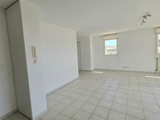 Appartement vente à Aix-en-Provence, Lambesc