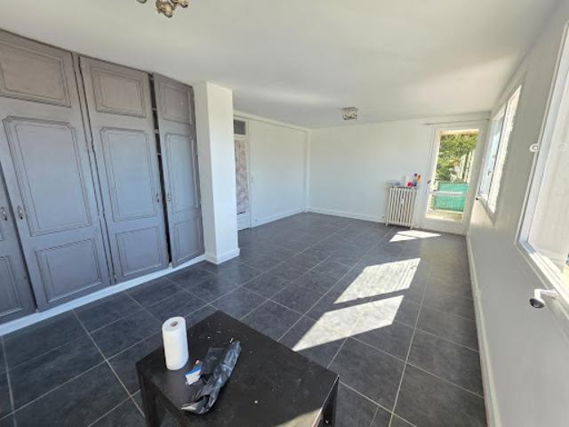 Appartement vente à Les Hameaux de la Roche, Ris-Orangis