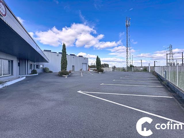 Local Commercial vente à Pau, Serres-castet